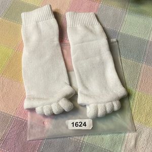 MWT pedicure socks